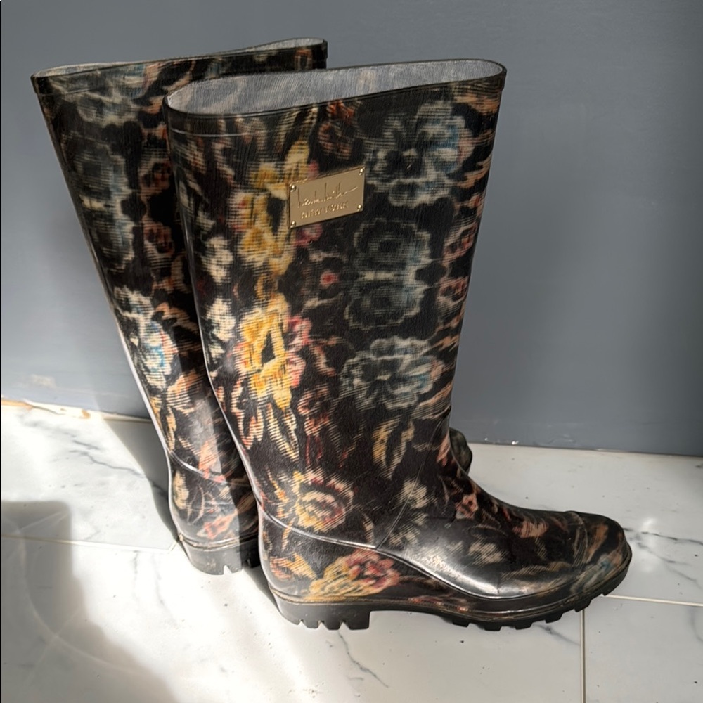 Nicole Miller rain boots size 6